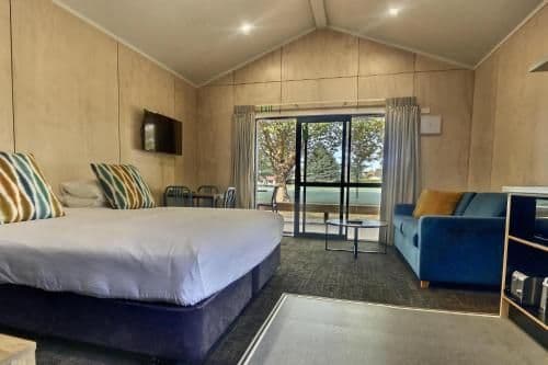 King Studio with Sofa Bed
