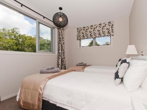 Three-Bedroom Holiday Home with Beach View