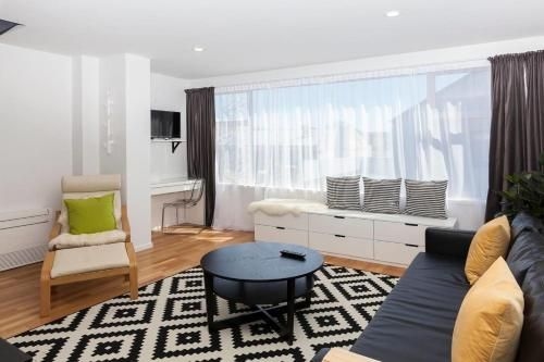 Cloud 9 - Inner City Townhouse0