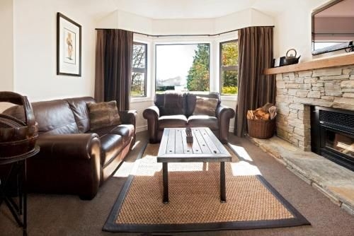Pembroke Lodge0