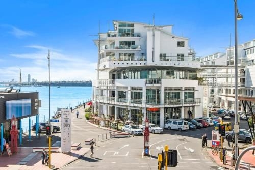Princes Wharf - Luxury 2BR Apartment2