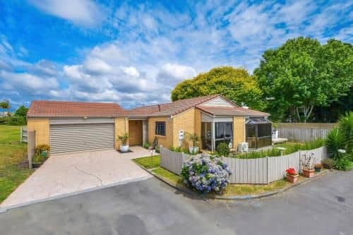 Quiet Cosy House near school & shopping center Quiet Cosy House near school & shopping center