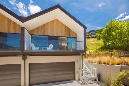 Apartment with Mountain View