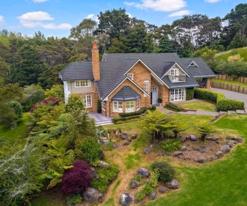 Luxury Home With Private River (Luxury Hideaway With Private River)0
