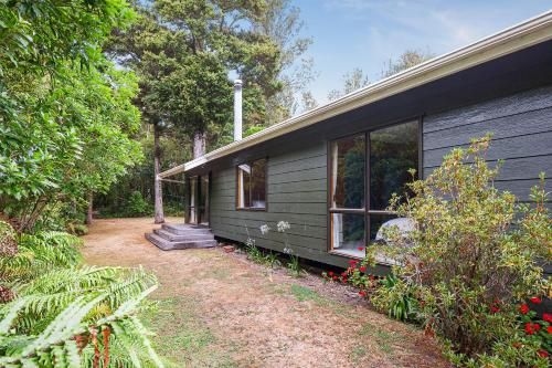 Puka Lodge (Rear dwelling) - Pukawa Bay Holiday Home0