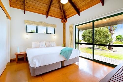 Slipper Island Resort1