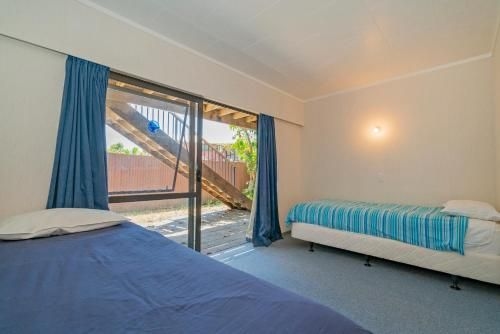 Coastal Quarters - Cooks Beach Holiday Home4