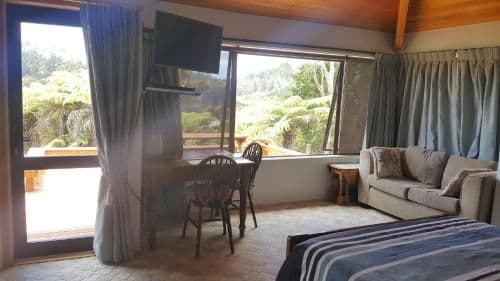 Deluxe Queen Room with Sea View