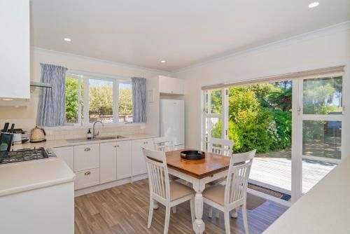 Magnolia Cottage - Kuaotunu Holiday Home4