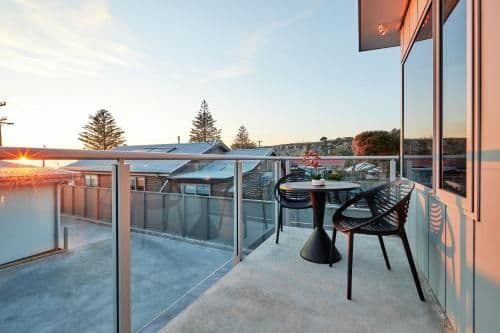 Apartment with Mountain View