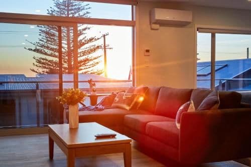 Apartment with Mountain View