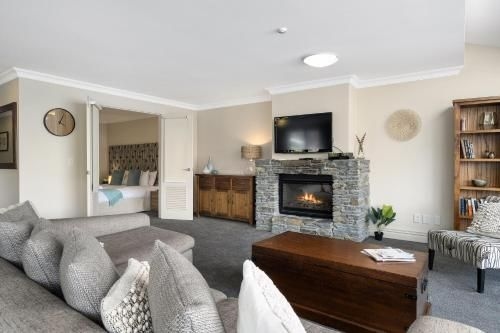 Lakefront Luxury 912 The Beacon Three Bedroom0