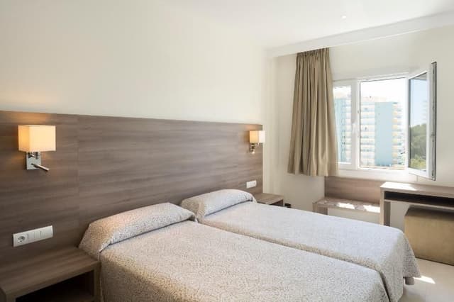 APARTMENT CAPACITY 2