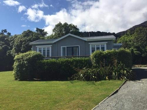 Lake Brunner Lodge Cottage1
