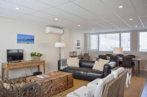 2 Bedroom Loft Style Apartment in Ponsonby 2 Bedroom Loft Style Apartment in Ponsonby