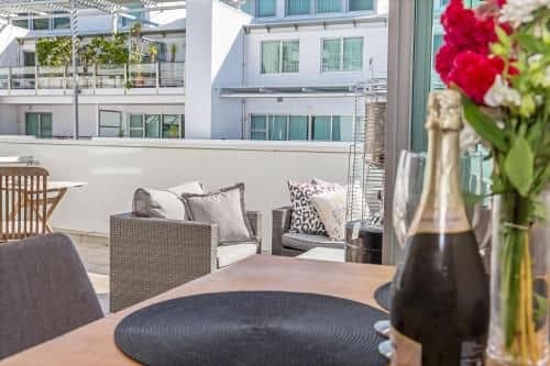 Premium 1BR Apartment at Princes Wharf Premium 1BR Apartment at Princes Wharf