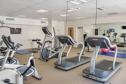 Enormous Two Bedroom Penthouse Apartment - Free Parking! Enormous Two Bedroom Penthouse Apartment - Free Parking!