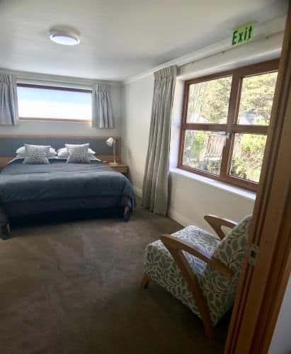 Apartment with Mountain View
