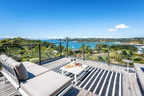 Oneroa Views With Spa Pool - Waiheke Holiday Home0