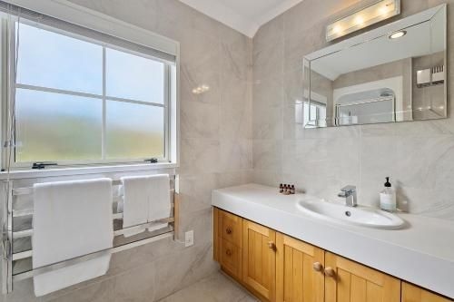 Lakeside Indulgence on Wilmot4