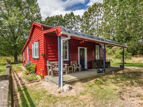 The Red Rooster Cottage - Raurimu Holiday Home0
