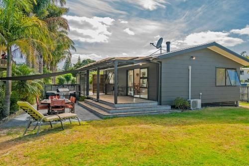 Oyster's Pearl - Cooks Beach Holiday Home0