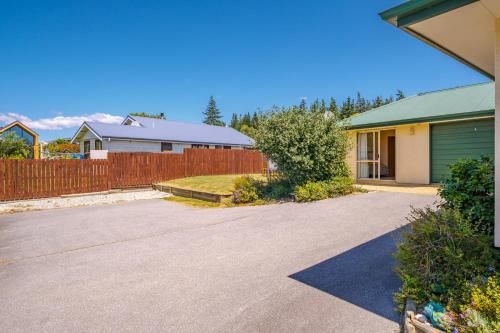 Lakehouse Retreat - Wanaka Holiday Home4