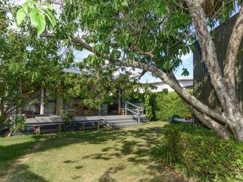 Whamoori - Waimarama Beach Bach1