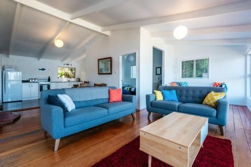 Beachfront Seclusion - Oneroa Holiday Home2