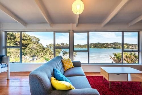 Beachfront Seclusion - Oneroa Holiday Home1
