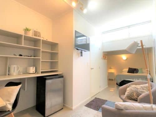 Nice and cozy studio in Kingsland. Great value!!! Nice and cozy studio in Kingsland. Great value!!!