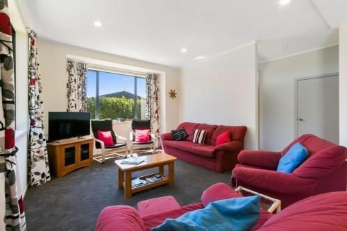 The Bowentown Bach - Waihi Beach Holiday Home4