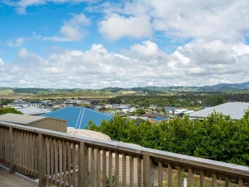 Driftwood Views - Mangawhai Heads Holiday Home1