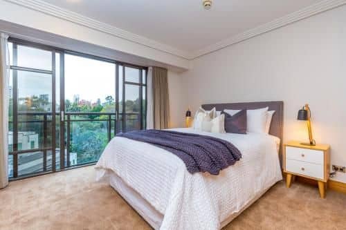 Stylish Central City Apartment with Pool and Gym Stylish Central City Apartment with Pool and Gym