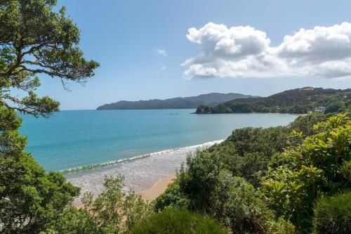 Beachfront Bliss - Coopers Beach Holiday Home0