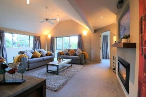 Distinctive Stylish and Spacious Family Home Distinctive Stylish and Spacious Family Home