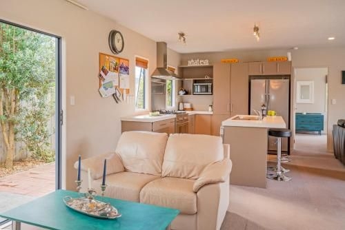 Kick Back in Kelly Jade - Matarangi Holiday Home1