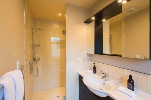Queenstown Grandview1