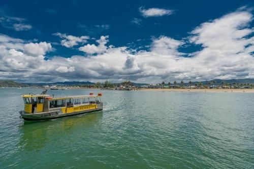 Sun Seeker Bach - Ferry Landing Holiday Home3