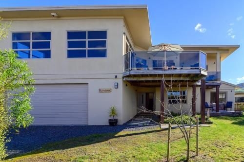 Kaimanawa Lookout - Omori Holiday Home2