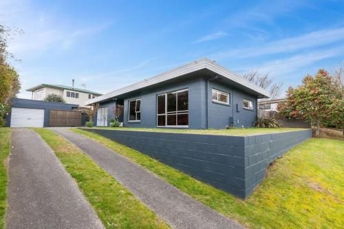 True Blue - Taupo Holiday Home1