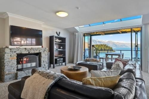 Luxury Beacon Penthouse Two Bedroom0