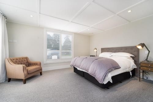 Kowhai Lodge - Greytown Holiday Home1