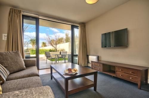 Garden Apartment 624 The Beacon0