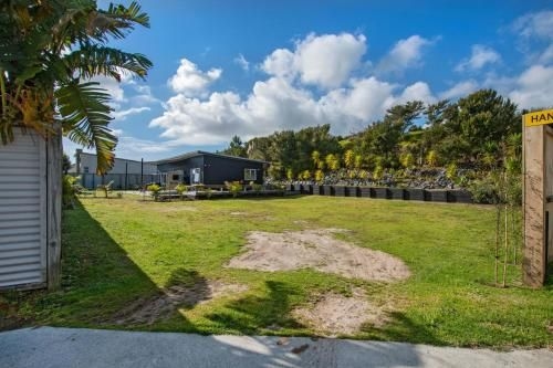 The Sunshine Bungalow - Mangawhai Heads Holiday Home3