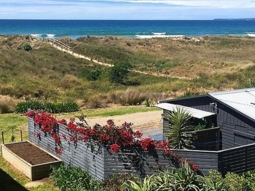 Brilliant Beachfront Bach - Beachfront Bach Papamoa0