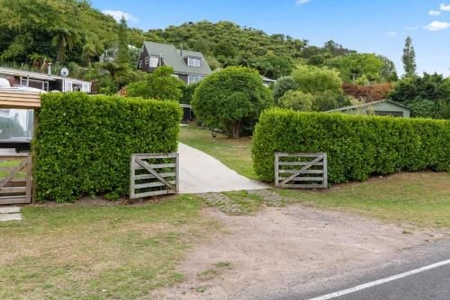 Kiwiana Bach - Lake Tarawera Holiday Home3