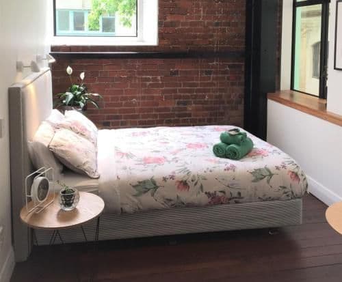 Large Double Room with Shared Bathroom