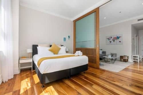 Spacious and Chic 1 Bedroom Central Apt with Pool and Gym! Spacious and Chic 1 Bedroom Central Apt with Pool and Gym!