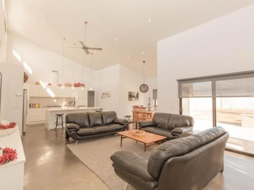 26 Twynam Street0